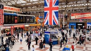 A Walk Through The London Victoria Station London England [upl. by Sparke942]